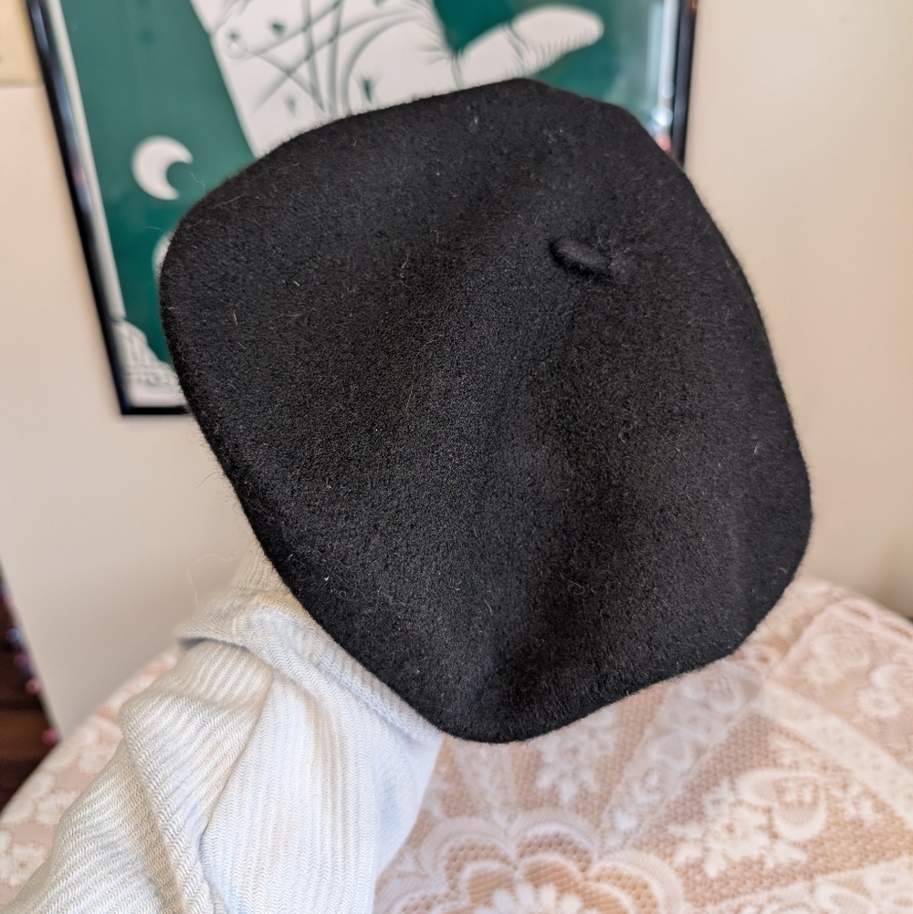 Classic Black Beret